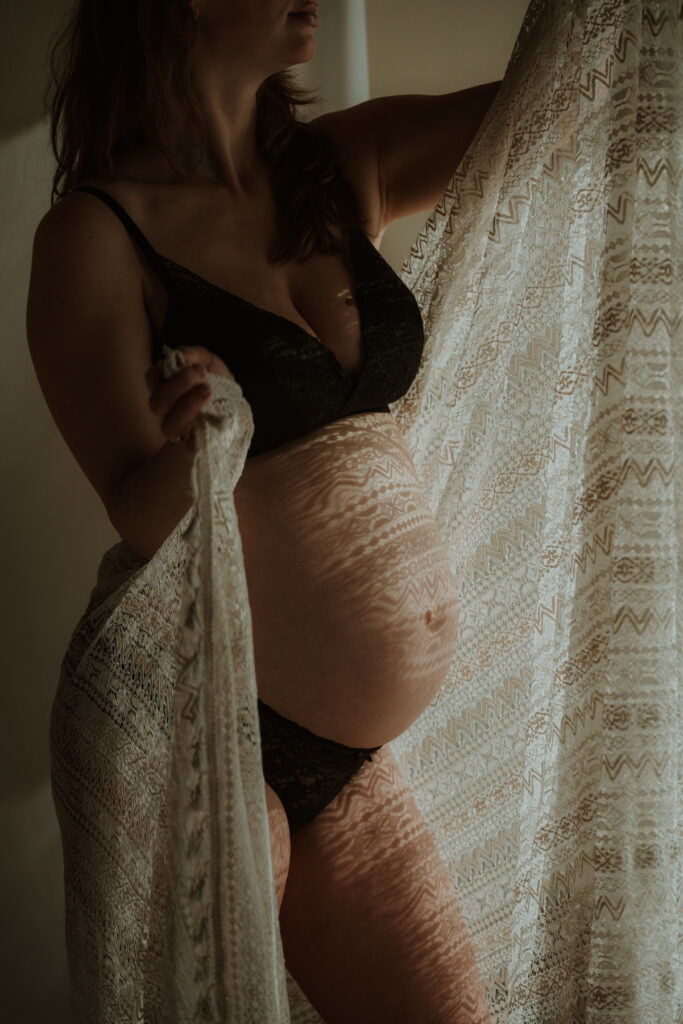 zwangerschapsshoot studio Nijmegen fine art Lieke van mil