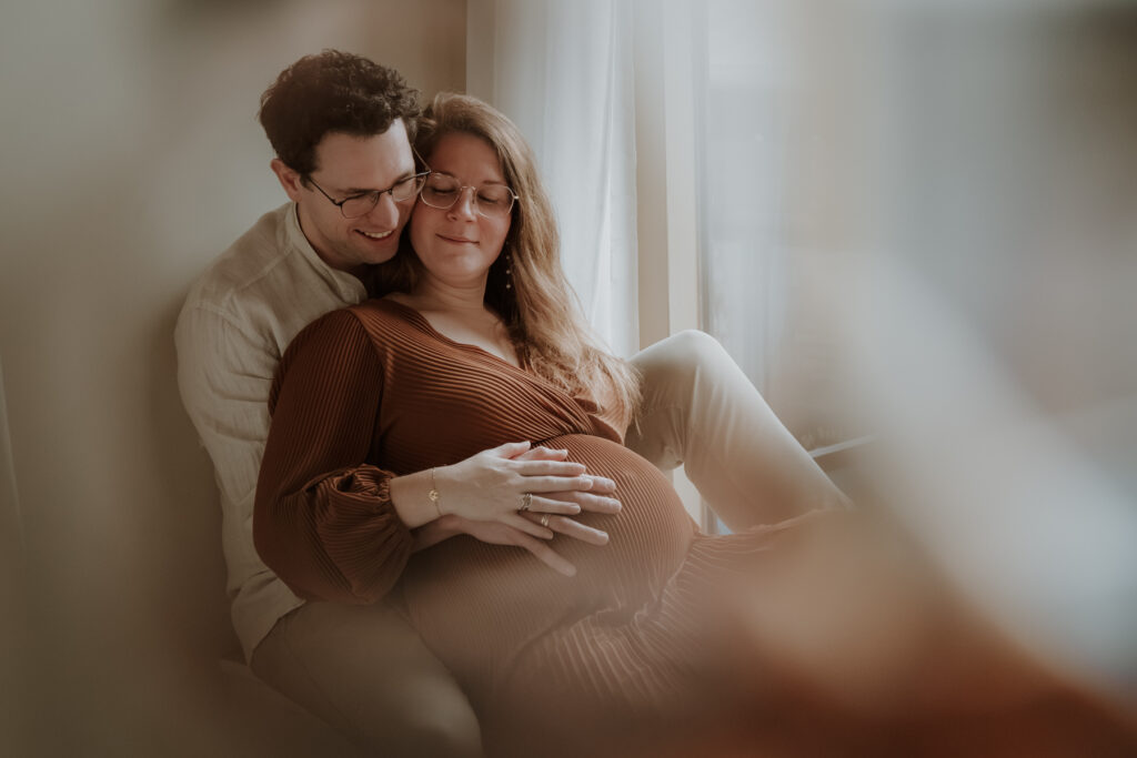 zwangerschapsshoot studio Nijmegen fine art Lieke van mil met partner