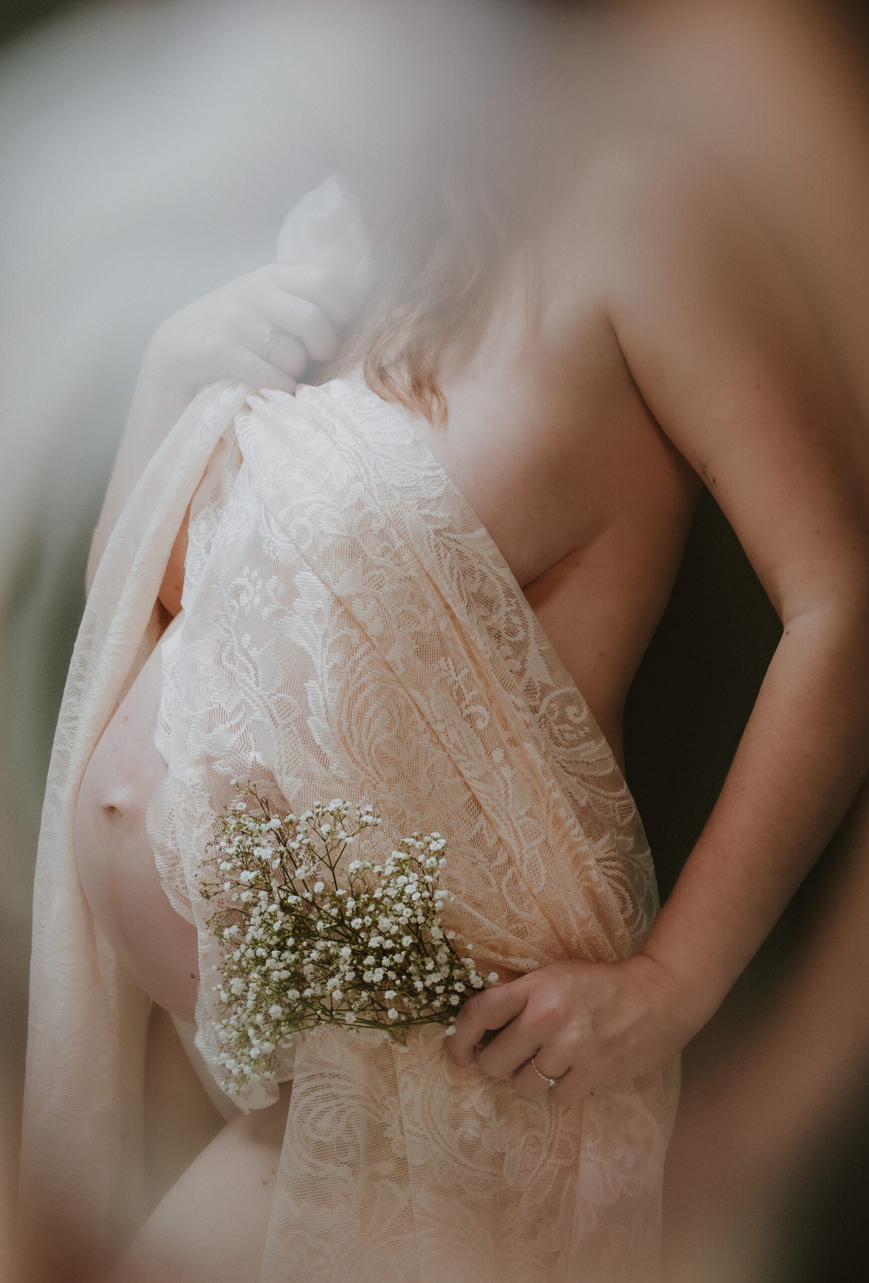 Zwangerschapsshoot zwangerschapsshoot studio Nijmegen fine art Lieke van mil