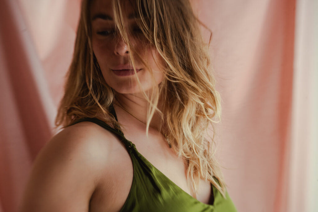 Empowerment fotoshoot vrouw portret lieke van mil fotografie nijmegen arnhem zelfvertrouwen