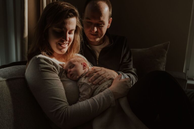 Newborn Fotoshoot aan huis Baby fotosessie Nijmegen Arnhem lifestyle pasgeboren baby